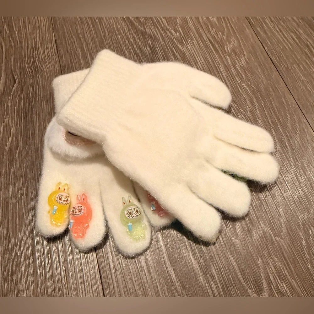 Labubu glow-in-the-dark knitted gloves.